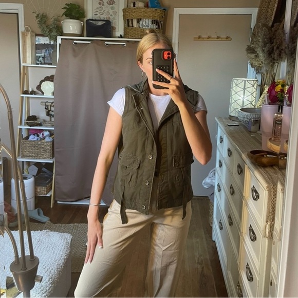 Arizona army green utility vest hood is removable - Picture 3 of 14